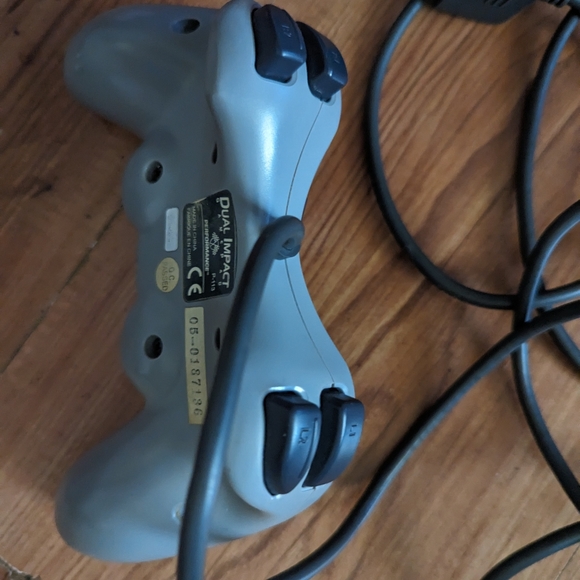 Dual Impact Gamepad Sony Playstation One PS1 Larger Than Original Controller - Picture 6 of 8